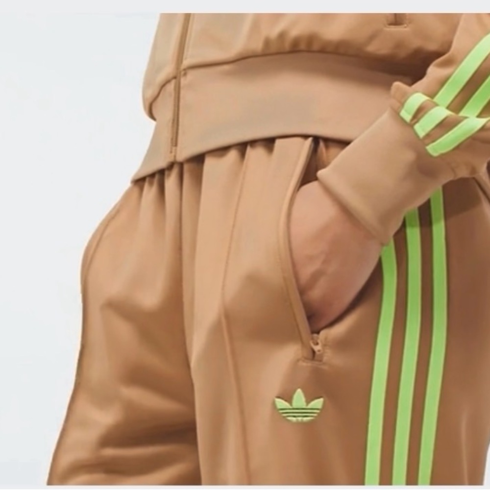 Adidas Originals Women’s Classic Loose Firebird Track Pants - Cardboard JW1230 - Picture 9 of 9